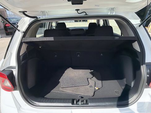 Used 2022 Hyundai Venue SE FWD image 23