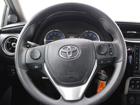 Used 2017 Toyota Corolla LE image 26