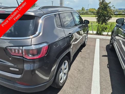 Used 2020 Jeep Compass Latitude w/ Popular Equipment Group FWD image 3