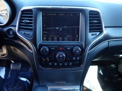 Used 2018 Jeep Grand Cherokee Limited w/ Luxury Group II image 18