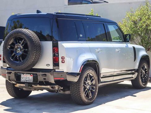 Used 2023 Land Rover Defender 110 X-Dynamic SE AWD/4WD image 6