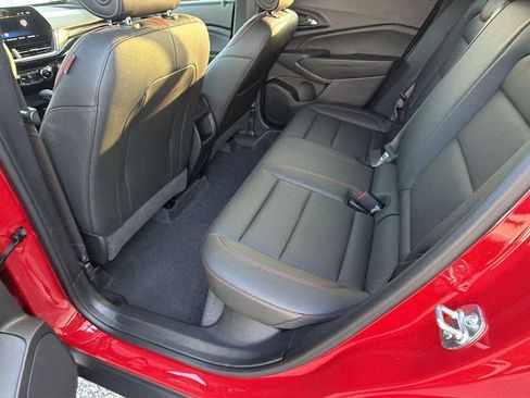 Used 2026 Chevrolet Trax RS w/ Sunroof Package FWD image 23