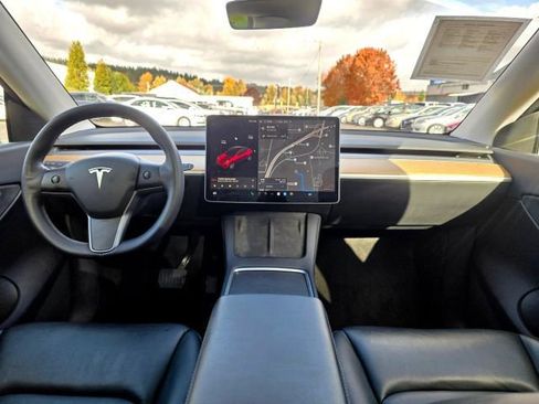 Used 2021 Tesla Model Y Long Range image 11