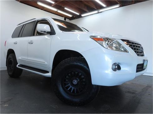 Used 2011 Lexus LX 570 4WD image 31