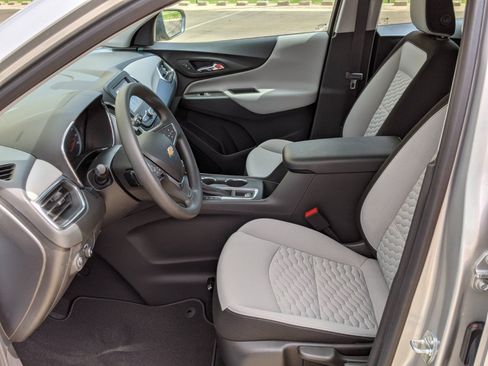Used 2021 Chevrolet Equinox LS FWD image 9