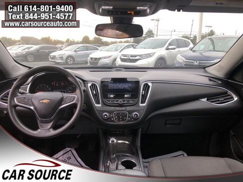 Used 2019 Chevrolet Malibu LT image 9