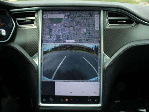 Used 2017 Tesla Model X 90D AWD/4WD image 19