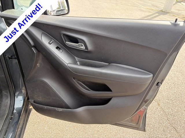 Used 2016 Chevrolet Trax LT w/ LT Convenience Package FWD image 19