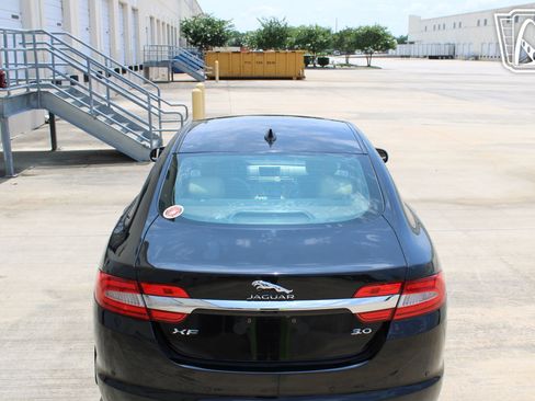 Used 2014 Jaguar XF 3.0 RWD image 28
