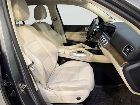Used 2025 Mercedes-Benz GLS 450 4MATIC image 13