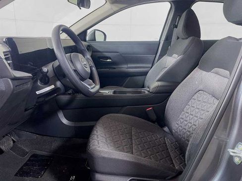 Certified 2025 Nissan Kicks SV image 18