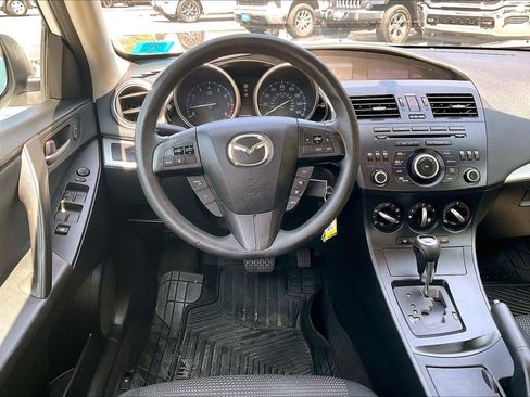Used 2013 MAZDA MAZDA3 i Sport FWD image 16