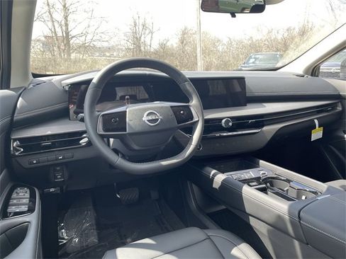 Certified 2025 Nissan Murano SV image 19