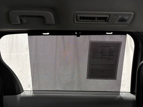 Used 2026 Toyota Sienna LE FWD image 45