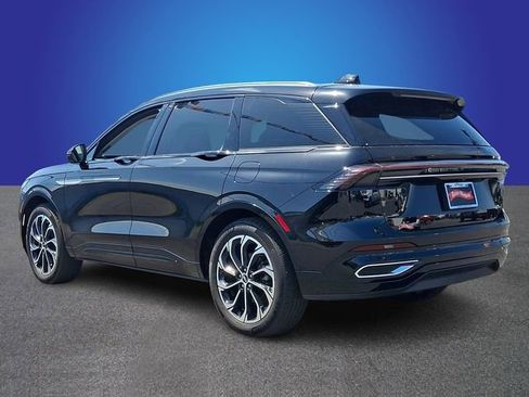Certified 2025 Lincoln Nautilus Reserve AWD/4WD image 6