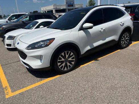 Used 2020 Ford Escape Titanium AWD/4WD image 5
