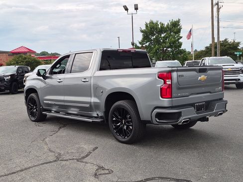 Used 2025 Chevrolet Silverado 1500 High Country AWD/4WD image 3