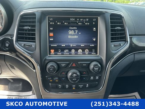 Used 2017 Jeep Grand Cherokee Overland image 15