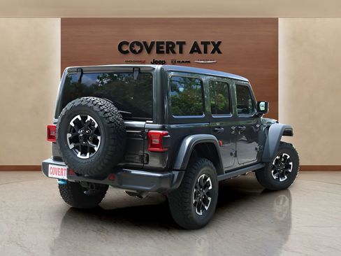 Used 2025 Jeep Wrangler Unlimited Rubicon 4xe w/ Safety Group AWD/4WD image 5
