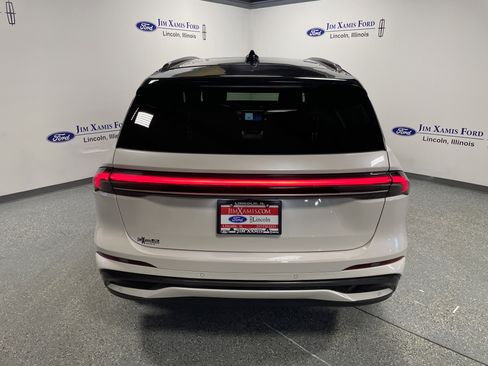 Used 2024 Lincoln Nautilus Black Label w/ Jet Appearance Package (87T) image 5