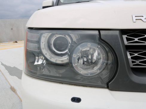 Used 2010 Land Rover Range Rover Sport Supercharged AWD/4WD image 52