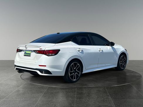 Used 2024 Nissan Sentra SR w/ SR Premium Package FWD image 9