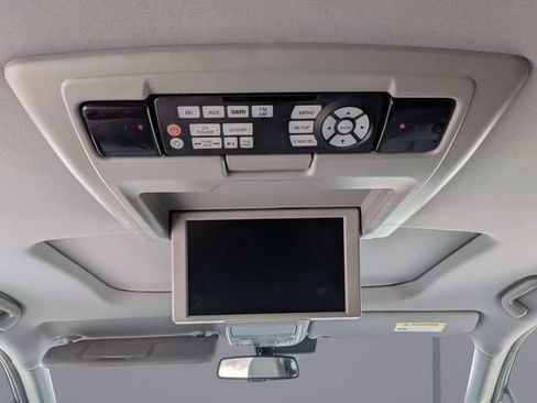 Used 2018 Honda Pilot Touring image 30
