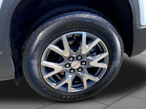 Used 2023 GMC Acadia SLT AWD/4WD image 11