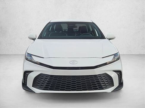 Used 2025 Toyota Camry SE FWD image 2