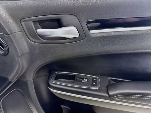 Used 2020 Chrysler 300 S RWD image 31