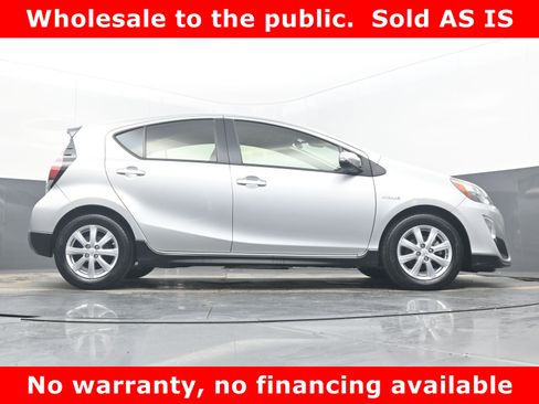Used 2017 Toyota Prius C Two image 29