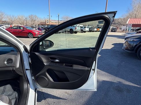 Used 2014 Chevrolet Cruze LT w/ Technology Package image 23