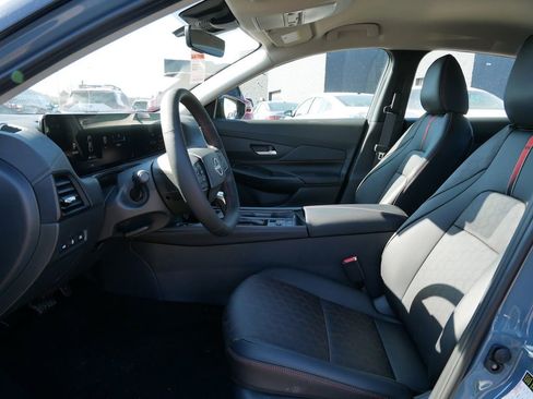 New 2026 Nissan Sentra SR w/ SR Premium Package FWD image 5