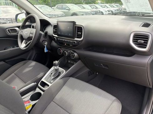 New 2026 Hyundai Venue SE FWD image 31