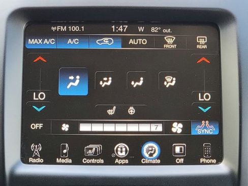 Used 2015 Jeep Cherokee Latitude w/ Comfort/Convenience Group FWD image 28