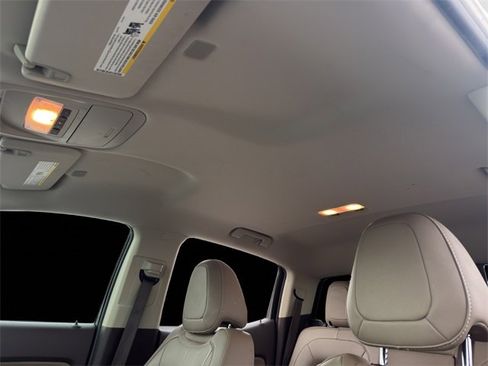 Used 2020 GMC Canyon SLT w/ Driver Alert Package image 24