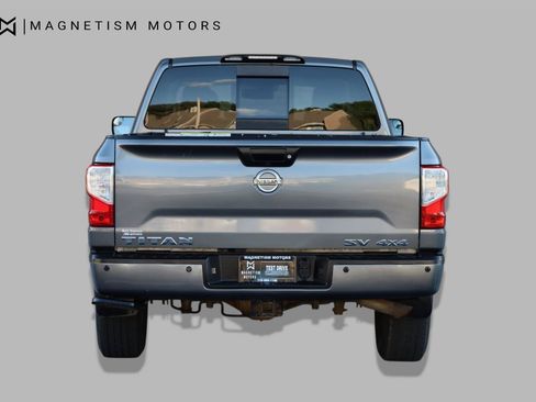 Used 2017 Nissan Titan SV AWD/4WD image 8