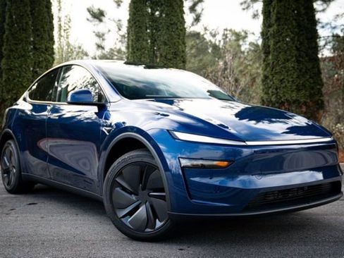 Used 2026 Tesla Model Y Long Range image 4