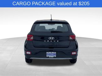 Used 2023 Hyundai Venue SE w/ Cargo Package video 3