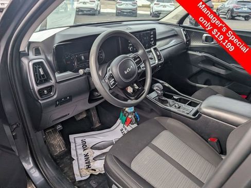Used 2023 Kia Sorento LX image 12