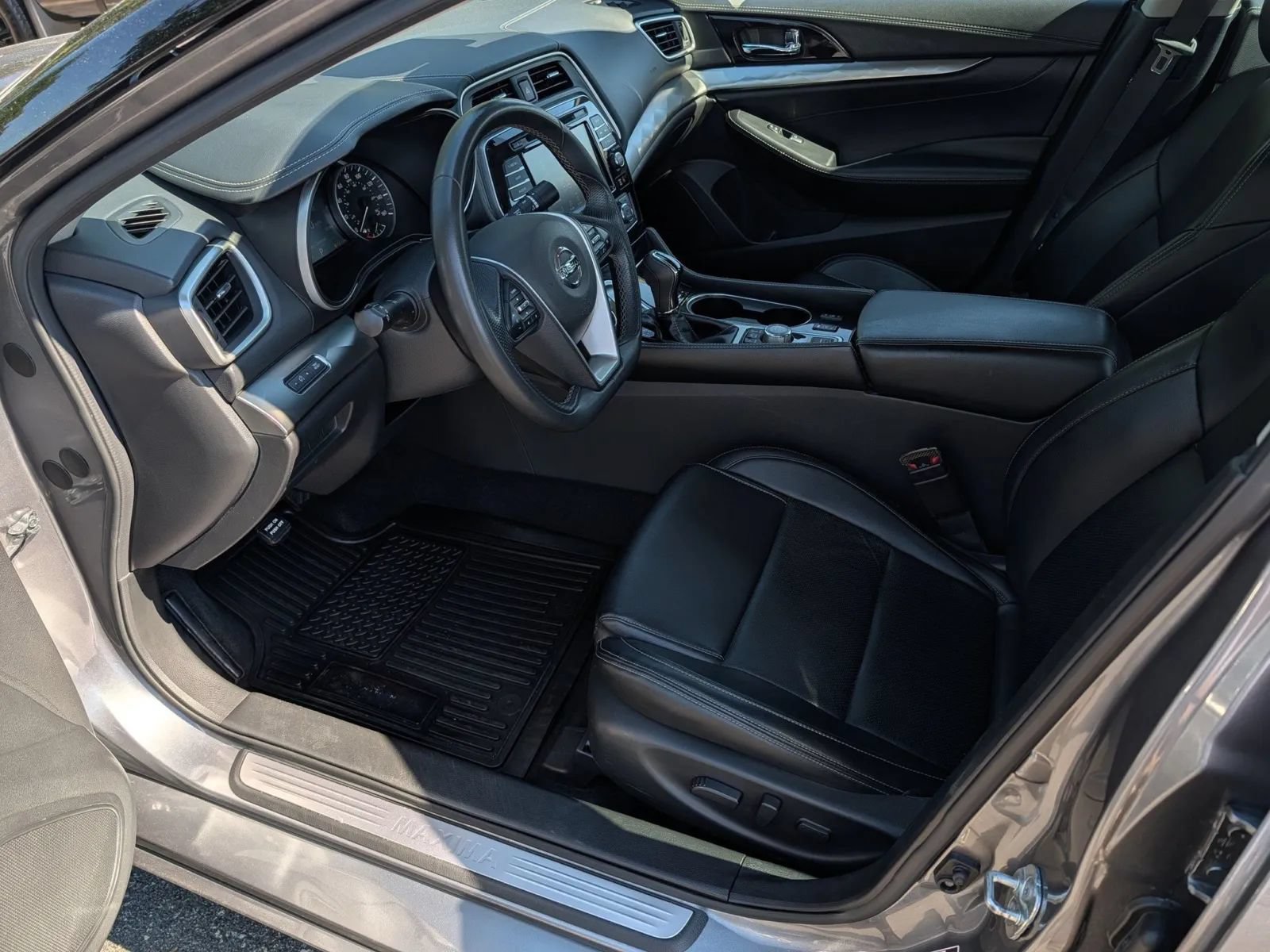 Used 2021 Nissan Maxima 3.5 SV w/ Floor Mat Group FWD image 9