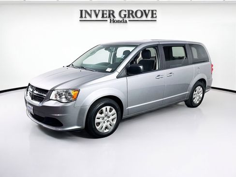 Used 2018 Dodge Grand Caravan SE w/ UConnect Hands-Free Group FWD image 1