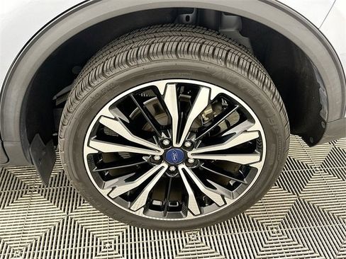 Used 2022 Ford Escape SE w/ SE Sport Appearance Package image 22