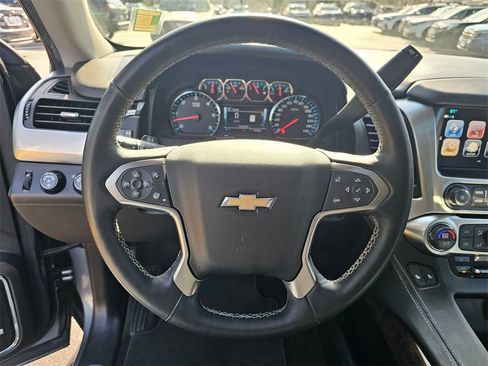 Used 2018 Chevrolet Suburban LT image 30