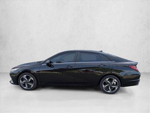 Used 2022 Hyundai Elantra Limited w/ Cargo Package FWD image 9