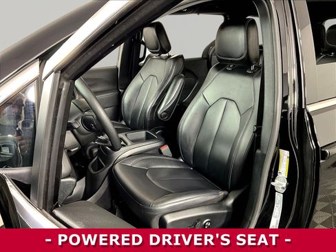 Used 2025 Chrysler Pacifica Select FWD image 21