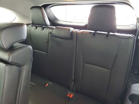 Used 2024 Toyota Highlander XLE image 14
