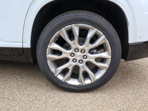 New 2026 GMC Acadia Denali w/ Super Cruise Package FWD image 42