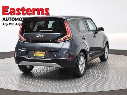 Used 2025 Kia Soul LX w/ LX Technology Package FWD image 5