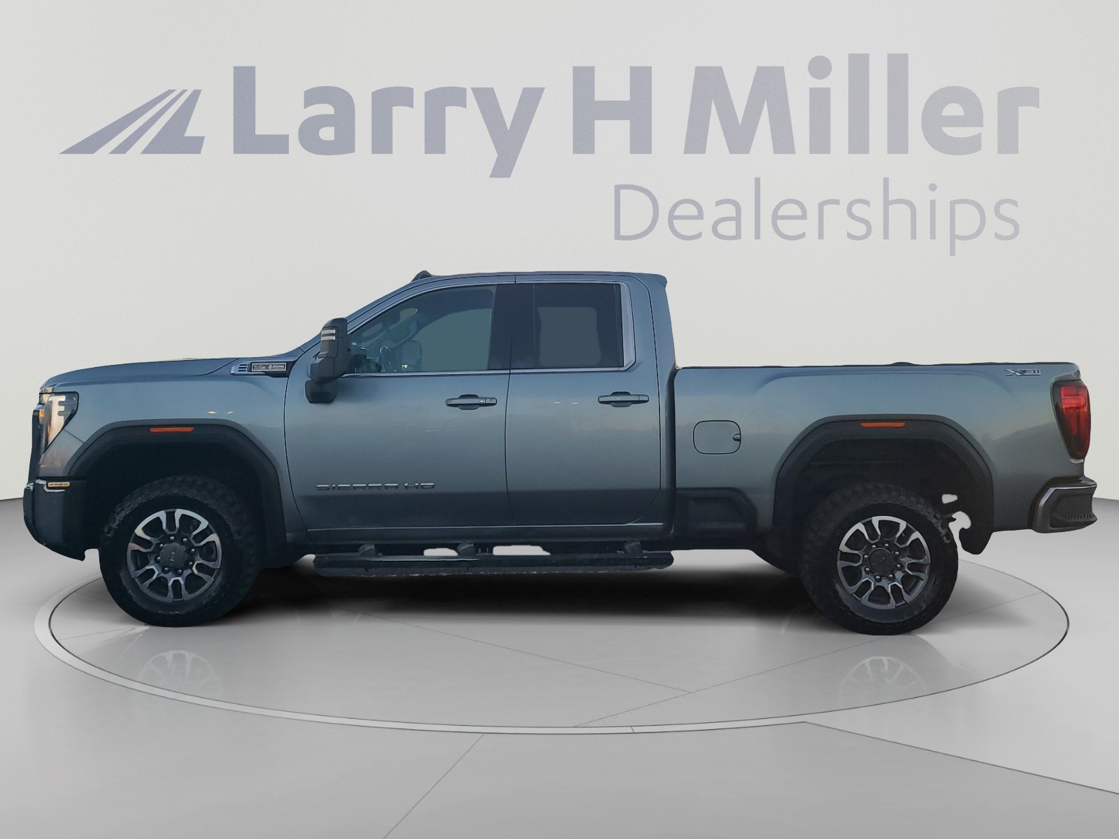 Used 2024 GMC Sierra 2500 SLE AWD/4WD image 2